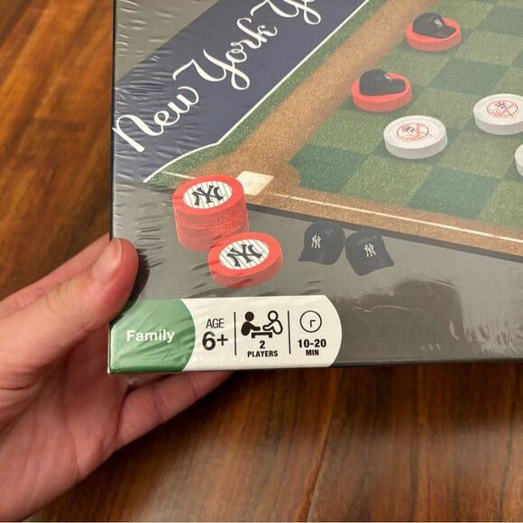 New York Yankees Checkers Family Game NWT Unopened - Picture 3 of 4